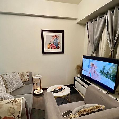 Brixton Place, Weston Tower Маніла Екстер'єр фото