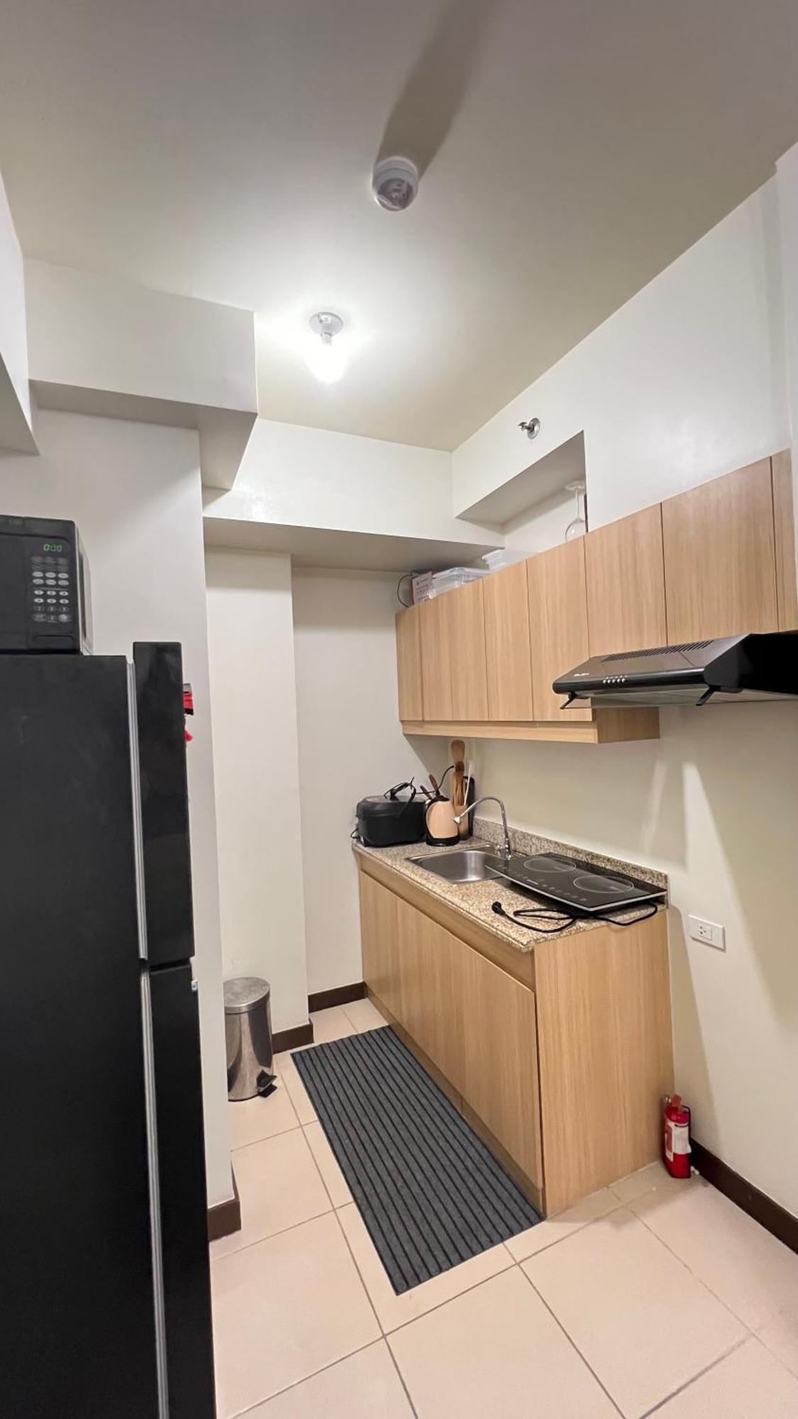 Brixton Place, Weston Tower Маніла Екстер'єр фото